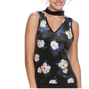 Sleeveless velour top